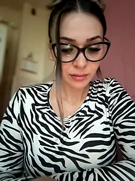 iSelena online show from November 20, 5:52 am