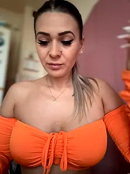 iSelena online show from October 13, 4:58 am