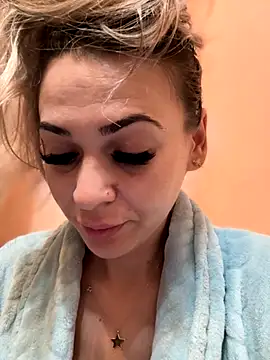 iSelena online show from October 27, 7:09 am