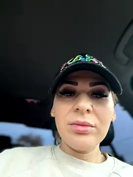 iSelena online show from October 28, 5:08 am