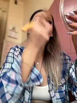 iSelena online show from November 4, 6:39 am