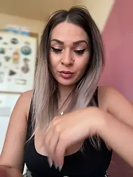 iSelena online show from September 26, 5:47 am