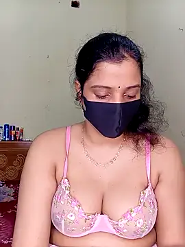 Rose-luckey online show from November 14, 6:00 pm