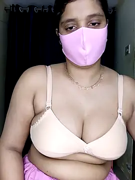 Rose-luckey online show from March 5, 6:15 pm