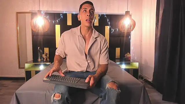 Lucio  Fox online show from December 15, 12:00 pm