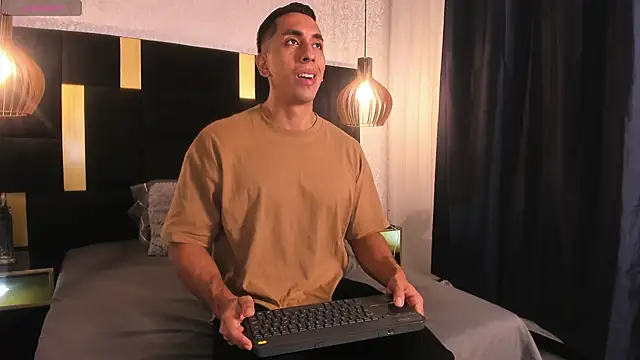 Lucio  Fox online show from May 15, 11:52 am