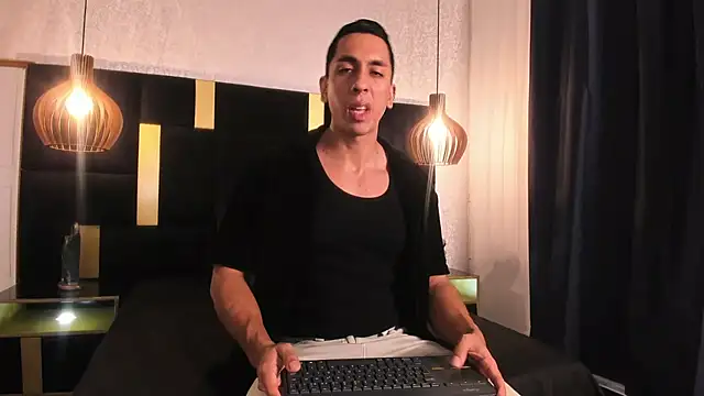 Lucio  Fox online show from April 21, 12:01 pm