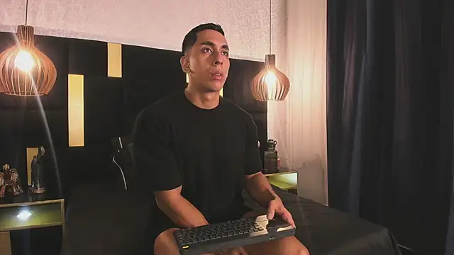 Lucio  Fox online show from February 22, 12:29 pm