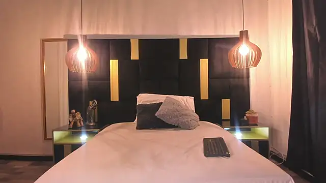 Lucio  Fox online show from December 2, 11:56 am