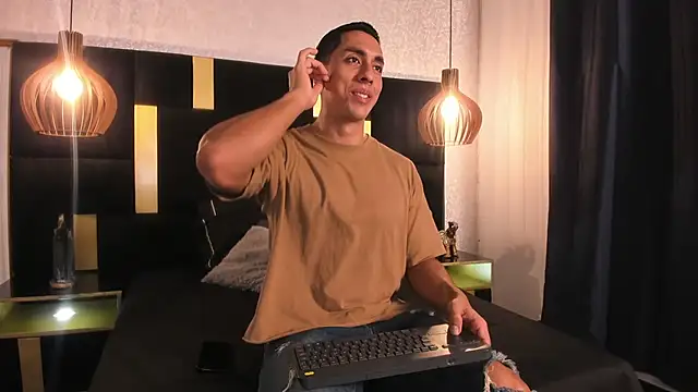 Lucio  Fox online show from May 8, 11:36 am