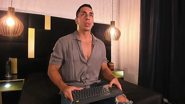 Lucio  Fox online show from March 24, 12:05 pm