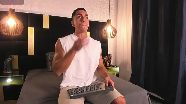 Lucio  Fox online show from June 11, 12:02 pm