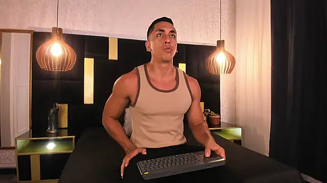 Lucio  Fox online show from March 3, 11:39 am