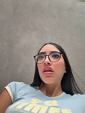 lissafeniix  online show from March 29, 5:25 pm