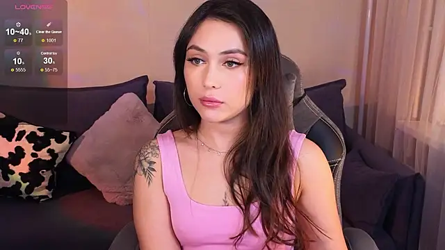 Snapshot of CarolineGuthrie chatting on February 27, 3:34 pm CarolineGuthrie online show from February 27, 3:34 pm