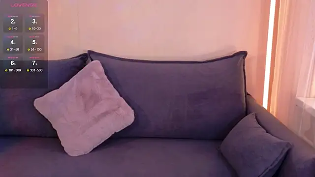 Snapshot of CarolineGuthrie chatting on October 11, 12:06 pm CarolineGuthrie online show from October 11, 12:06 pm