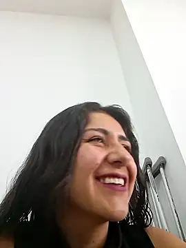 CAROLINE  07 online show from December 3, 1:32 pm