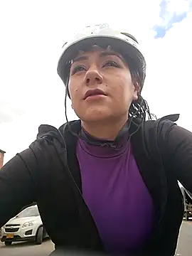 Snapshot of CAROLINE__07 chatting on September 24, 1:50 pm CAROLINE 07 online show from September 24, 1:50 pm