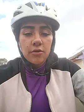 CAROLINE  07 online show from April 3, 6:58 pm