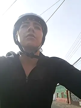 CAROLINE  07 online show from April 9, 1:06 pm