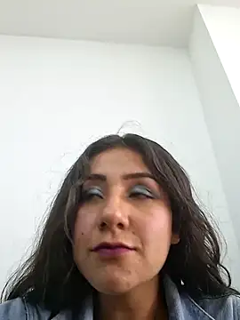 CAROLINE  07 online show from December 5, 2:15 pm