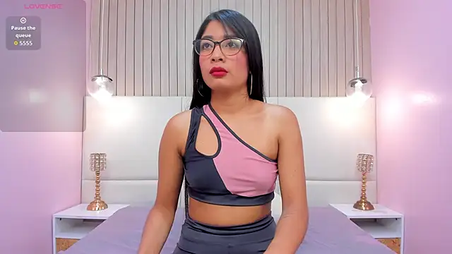 MelanyWayne  online show from February 19, 6:49 pm