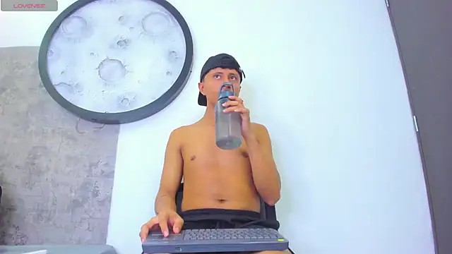  Leohot  online show from March 21, 3:41 am