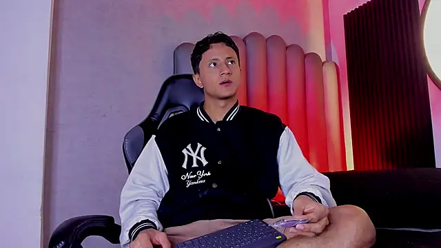  Leohot  online show from November 28, 4:01 am