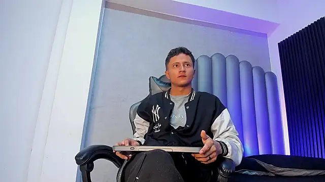  Leohot  online show from November 5, 3:31 am