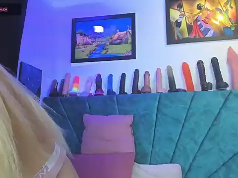 Snapshot of TransPrideAngels chatting on December 16, 12:26 am TransPrideAngels online show from December 16, 12:26 am