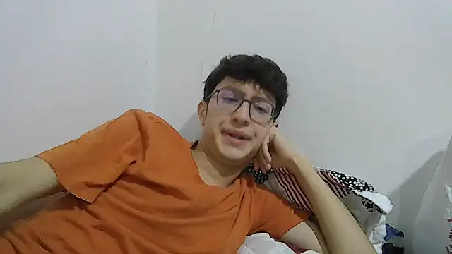 Snapshot of Kevintdx chatting on November 16, 10:13 pm Kevintdx online show from November 16, 10:13 pm