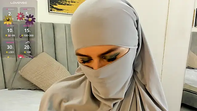 Snapshot of _shaiira chatting on September 8, 6:40 pm shaiira online show from September 8, 6:40 pm