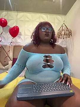 Snapshot of may_storm chatting on February 26, 3:17 am may storm online show from February 26, 3:17 am