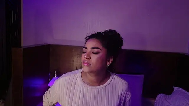 Snapshot of Carly_Monroe_ chatting on October 16, 9:56 pm Carly Monroe online show from October 16, 9:56 pm