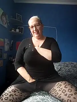 Feelineducentre online show from October 25, 1:23 pm