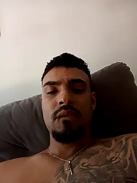 Snapshot of nnyzinho17 chatting on December 18, 4:55 pm nnyzinho17 online show from December 18, 4:55 pm