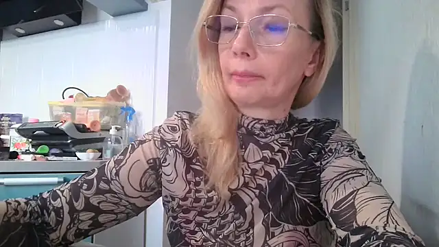 Snapshot of Sweetmurrr chatting on July 11, 2:23 am Sweetmurrr online show from July 11, 2:23 am