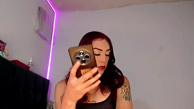 Megan Gil  online show from March 7, 10:15 pm