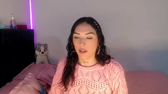 Megan Gil  online show from February 23, 4:40 pm