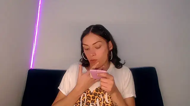 Megan Gil  online show from February 14, 9:37 pm