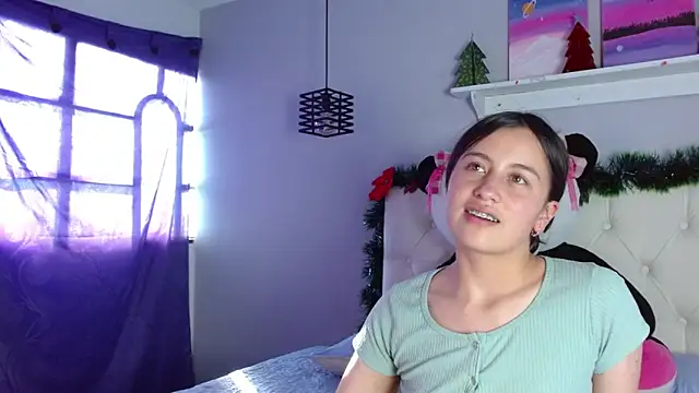 Zaaida  online show from December 20, 9:06 pm