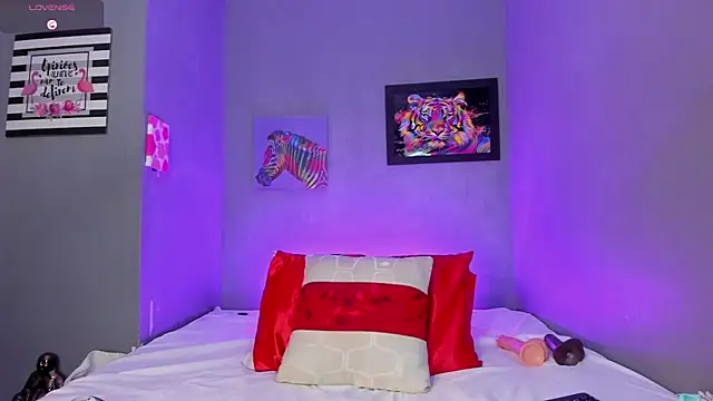 Snapshot of scarletmorgan2218 chatting on October 27, 6:53 pm scarletmorgan2218 online show from October 27, 6:53 pm