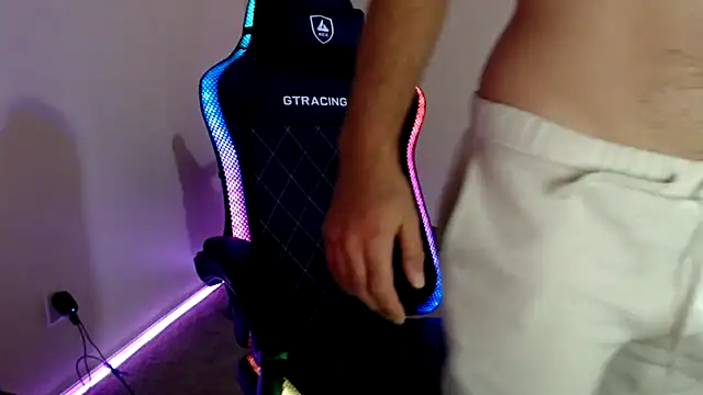 TypicalDepot5 online show from November 7, 12:37 am