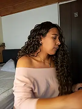 IVONNE COLLINS33 online show from November 4, 3:27 pm