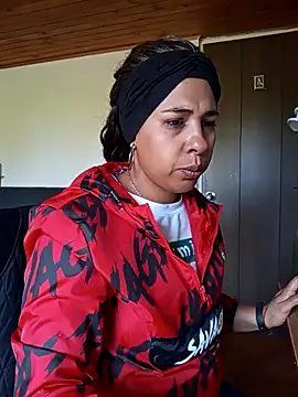 IVONNE COLLINS33 online show from December 3, 3:00 pm