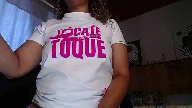 Snapshot of IVONNE_COLLINS33 chatting on January 17, 10:35 pm IVONNE COLLINS33 online show from January 17, 10:35 pm