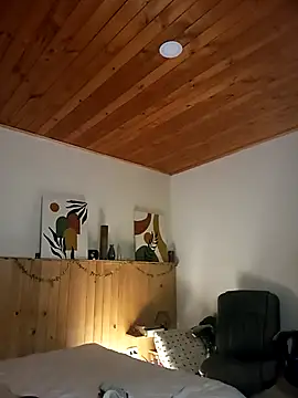 Snapshot of IVONNE_COLLINS33 chatting on February 18, 1:25 am IVONNE COLLINS33 online show from February 18, 1:25 am