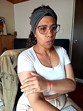 IVONNE COLLINS33 online show from November 26, 4:29 pm