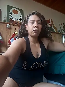 Snapshot of IVONNE_COLLINS33 chatting on December 19, 9:17 pm IVONNE COLLINS33 online show from December 19, 9:17 pm