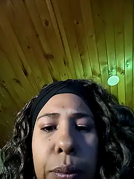 Snapshot of IVONNE_COLLINS33 chatting on February 19, 12:07 am IVONNE COLLINS33 online show from February 19, 12:07 am